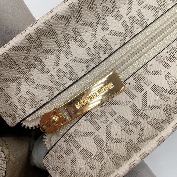 🔥Offer of the day! Michael Kors Mirella Small Crossbody Tote Bag VANILLA SIGNT - Picture 12 of 15